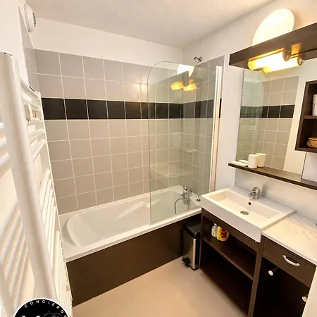 Apartment T2, Proche Pistes, Piscine Chauffee, Hammam